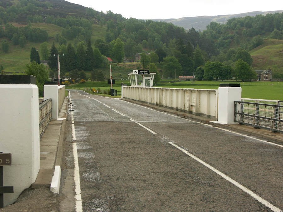 Caledonian Canal, Aberchalder Swing Bridge